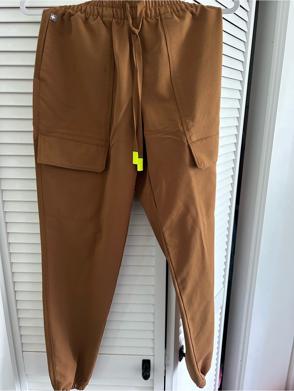 Women’s Cargo Jogger scrub Pants - tan